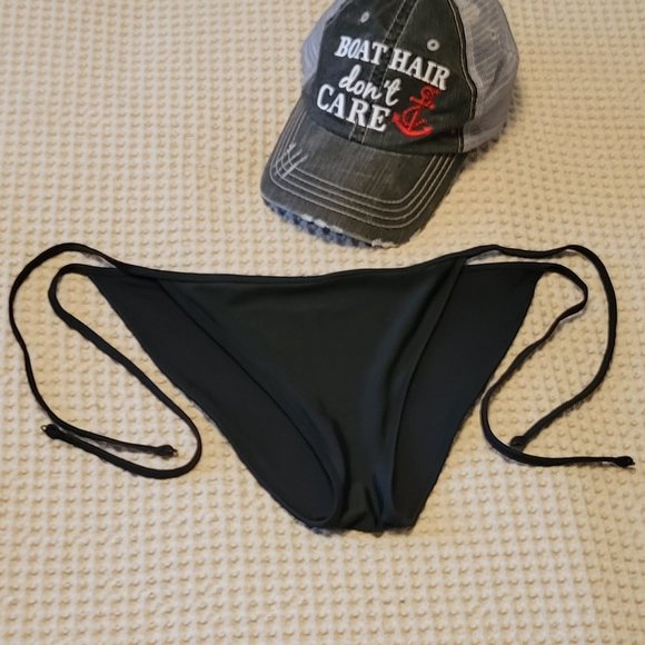 ❣️HP❣️Black string bikini swimsuit bottoms Sz: M - Picture 1 of 3